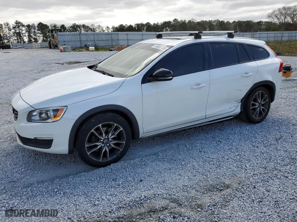 2016 Volvo V60 Cross Country T5 with VIN YV4612HK2G1004819, listed as a Copart auction lot 49656705 with 90,735 mi miles and Salvage Title. Bid and sale history available at carsss.com. Image 1.