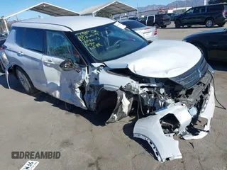 2023 Mitsubishi Outlander ES z VIN JA4J3TA86PZ015703, wystawiony jako IAAI lot #41041126 z przebiegiem 44 131 mil mil oraz . Historia ofert i sprzedaży dostępna na DreamBid. Obrazek 1.