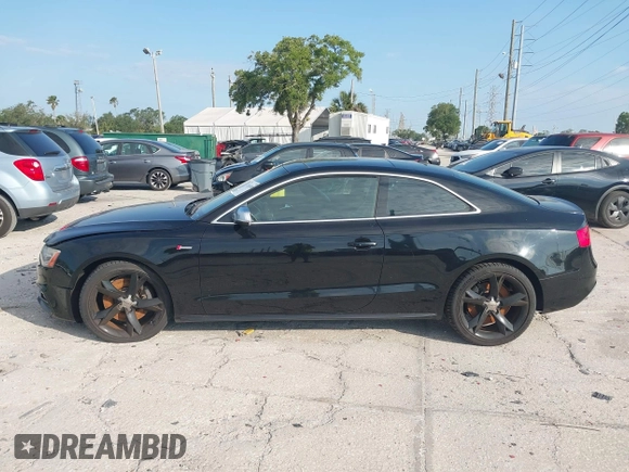2013 Audi S5 Premium Plus z VIN WAUCGAFR6DA023803, wystawiony jako IAAI lot #42036505 z przebiegiem 140 079 mil mil oraz . Historia ofert i sprzedaży dostępna na DreamBid. Obrazek 14.