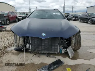 2024 BMW M8 Competition z VIN WBSGV0C05RCR13661, wystawiony jako Copart lot #71077114 z przebiegiem Nie podano mil oraz Szkoda całkowita • Salvage title. Historia ofert i sprzedaży dostępna na DreamBid. Obrazek 5.