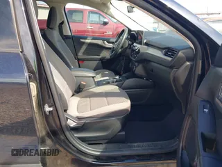 2021 Ford Escape SE z VIN 1FMCU9G67MUA39792, wystawiony jako IAAI lot #42091121 z przebiegiem 135 920 mil mil oraz . Historia ofert i sprzedaży dostępna na DreamBid. Obrazek 5.