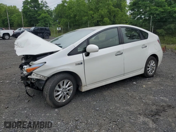 2014 Toyota Prius with VIN JTDKN3DPXE3058125, listed as a Copart auction lot 62286135 with Not provided miles and Salvage title. Bid and sale history available at DreamBid. Image 1.