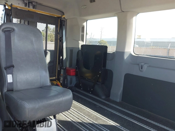 2016 Ford Transit XL z VIN 1FMZK1CM2GKA04986, wystawiony jako IAAI lot #42238524 z przebiegiem 415 920 mil mil oraz . Historia ofert i sprzedaży dostępna na DreamBid. Obrazek 8.
