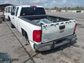2008 Chevrolet Silverado 1500 Work Truck with VIN 1GCEC19X68Z113851, listed as a IAAI auction lot 41775750 with 227,717 mi miles. Bid and sale history available at carsss.com. Image 3.