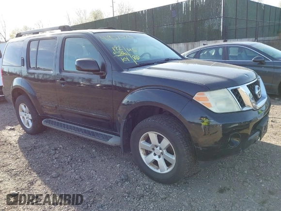 2008 Nissan Pathfinder S z VIN 5N1AR18B08C658137, wystawiony jako IAAI lot #41907576 z przebiegiem 172 586 mil mil oraz . Historia ofert i sprzedaży dostępna na DreamBid. Obrazek 1.