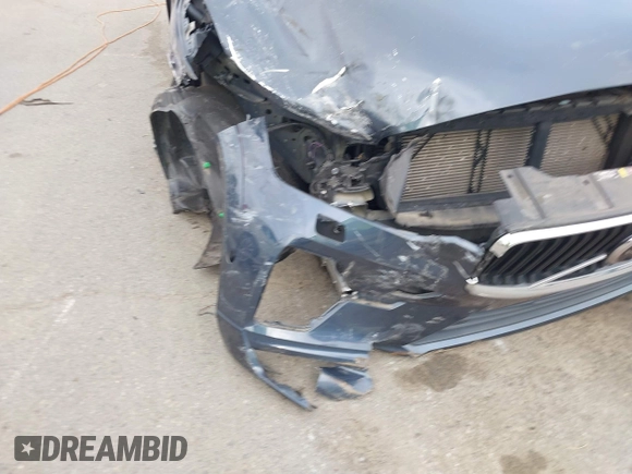 2022 Volvo XC60 Momentum z VIN YV4L12RK0N1059848, wystawiony jako IAAI lot #41714245 z przebiegiem 31 404 mil mil oraz . Historia ofert i sprzedaży dostępna na DreamBid. Obrazek 6.
