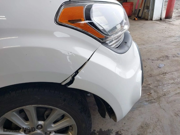 2013 Kia Soul ! with VIN KNDJT2A64D7532083, listed as a IAAI auction lot 41845670 with NaN miles. Bid and sale history available at carsss.com. Image 20.