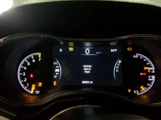 2020 Jeep Grand Cherokee Limited z VIN 1C4RJFBG7LC332621, wystawiony jako Copart lot #51869145 z przebiegiem 68 024 mil mil oraz Czysty tytuł • Clean title. Historia ofert i sprzedaży dostępna na DreamBid. Obrazek 9.