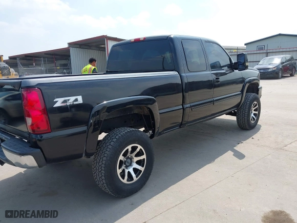 2003 Chevrolet Silverado 1500 LS with VIN 2GCEK19T231190833, listed as a IAAI auction lot 41963694 with 170,373 mi miles. Bid and sale history available at carsss.com. Image 4.