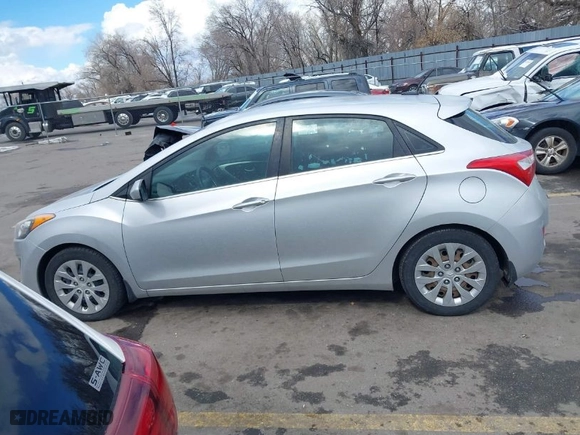 2016 Hyundai Elantra GT with VIN KMHD35LH5GU316015, listed as a IAAI auction lot 41823547 with 61,198 mi miles. Bid and sale history available at carsss.com. Image 13.