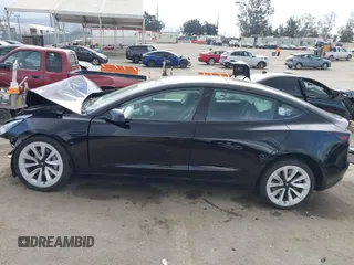 2021 Tesla Model 3 Long Range z VIN 5YJ3E1EB0MF855531, wystawiony jako IAAI lot #42079034 z przebiegiem 35 899 mil mil oraz . Historia ofert i sprzedaży dostępna na DreamBid. Obrazek 15.