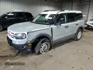 2024 Ford Bronco Sport Heritage z VIN 3FMCR9G69RRF66927, wystawiony jako Copart lot #54096725 z przebiegiem 4 042 mil mil oraz Szkoda całkowita • Salvage title. Historia ofert i sprzedaży dostępna na DreamBid. Obrazek 1.