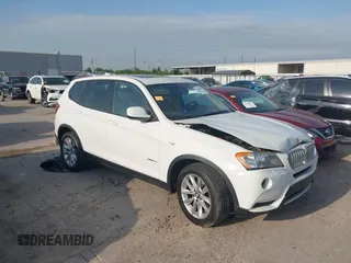 2014 BMW X3 xDrive28i z VIN 5UXWX9C50E0D31168, wystawiony jako IAAI lot #42013948 z przebiegiem 85 528 mil mil oraz . Historia ofert i sprzedaży dostępna na DreamBid. Obrazek 1.