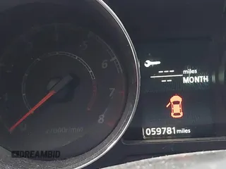 2019 Mitsubishi Outlander ES z VIN JA4AR3AU6KU022815, wystawiony jako IAAI lot #41511268 z przebiegiem 59 781 mil mil oraz . Historia ofert i sprzedaży dostępna na DreamBid. Obrazek 7.