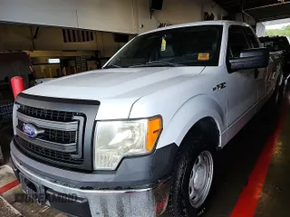 2014 Ford F-150 XL z VIN 1FTFX1CF8EKE37672, wystawiony jako IAAI lot #42585597 z przebiegiem 171 278 mil mil oraz . Historia ofert i sprzedaży dostępna na DreamBid. Obrazek 17.