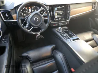2018 Volvo S90 Inscription with VIN LVYBC0AL2JP028764, listed as a Copart auction lot 82484124 with 102,130 mi miles and Salvage Title. Bid and sale history available at carsss.com. Image 8.