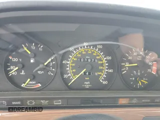 1986 Mercedes-Benz 420 420SEL with VIN WDBCA35D2GA246302, listed as a Copart auction lot 71673274 with 101,975 mi miles and Clean Title. Bid and sale history available at carsss.com. Image 9.