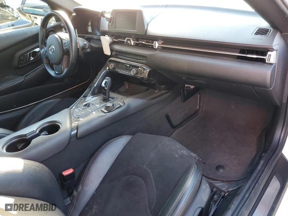 2020 Toyota GR Supra 3.0 with VIN WZ1DB4C06LW028984, listed as a Copart auction lot 82659403 with 38,776 mi miles. Bid and sale history available at carsss.com. Image 8.
