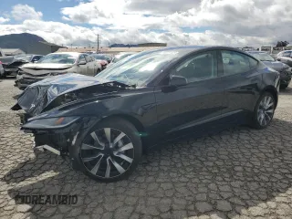 2025 Tesla Model 3 Long Range z VIN 5YJ3E1EA9SF924138, wystawiony jako Copart lot #48324125 z przebiegiem 2 445 mil mil oraz Szkoda całkowita • Salvage title. Historia ofert i sprzedaży dostępna na DreamBid. Obrazek 1.