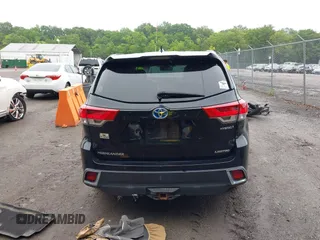 2018 Toyota Highlander Hybrid Limited with VIN 5TDDGRFH1JS050550, listed as a IAAI auction lot 42524426 with 179,408 mi miles and . Bid and sale history available at DreamBid. Image 16.