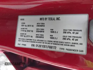 2020 Tesla Model 3 Long Range z VIN 5YJ3E1EB7LF668172, wystawiony jako IAAI lot #42002676 z przebiegiem 61 672 mil mil oraz . Historia ofert i sprzedaży dostępna na DreamBid. Obrazek 9.