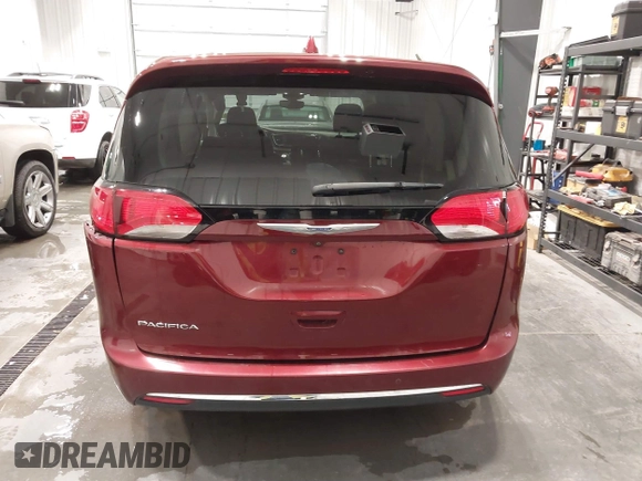 2019 Chrysler Pacifica Touring Plus z VIN 2C4RC1FGXKR706264, wystawiony jako IAAI lot #41483658 z przebiegiem 86 823 mil mil oraz . Historia ofert i sprzedaży dostępna na DreamBid. Obrazek 17.