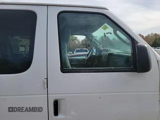 2013 Ford Econoline Passenger XL z VIN 1FBSS3BL5DDA49371, wystawiony jako IAAI lot #42520998 z przebiegiem 62 763 mil mil oraz . Historia ofert i sprzedaży dostępna na DreamBid. Obrazek 2.