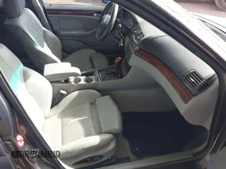 2000 BMW 3 Series 323i z VIN WBAAM3349YCA89943, wystawiony jako IAAI lot #41601117 z przebiegiem 177 726 mil mil oraz . Historia ofert i sprzedaży dostępna na DreamBid. Obrazek 5.