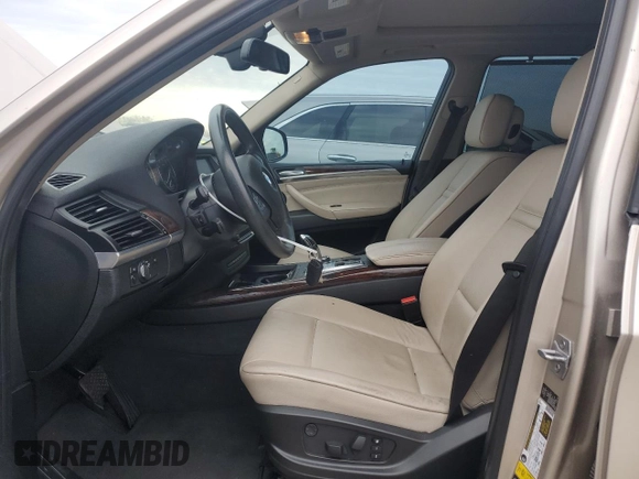 2013 BMW X5 xDrive50i z VIN 5UXZV8C50D0C15786, wystawiony jako Copart lot #45187975 z przebiegiem 132 344 mil mil oraz Czysty tytuł • Clean title. Historia ofert i sprzedaży dostępna na DreamBid. Obrazek 7.