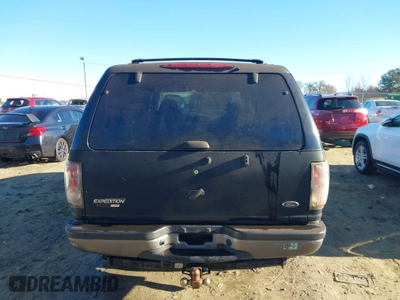 2000 Ford Expedition XLT with VIN 1FMRU1664YLB83051, listed as a IAAI auction lot 41326759 with 227,719 mi miles and . Bid and sale history available at DreamBid. Image 16.