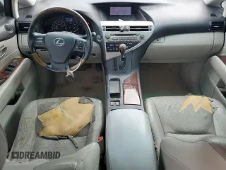 2010 Lexus RX 350 z VIN 2T2BK1BA8AC046998, wystawiony jako Copart lot #57472235 z przebiegiem 186 783 mil mil oraz Szkoda całkowita • Salvage title. Historia ofert i sprzedaży dostępna na DreamBid. Obrazek 8.