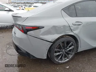 2024 Lexus IS 350 F Sport z VIN JTHBZ1E22R5035541, wystawiony jako IAAI lot #41060031 z przebiegiem 8 390 mil mil oraz . Historia ofert i sprzedaży dostępna na DreamBid. Obrazek 6.