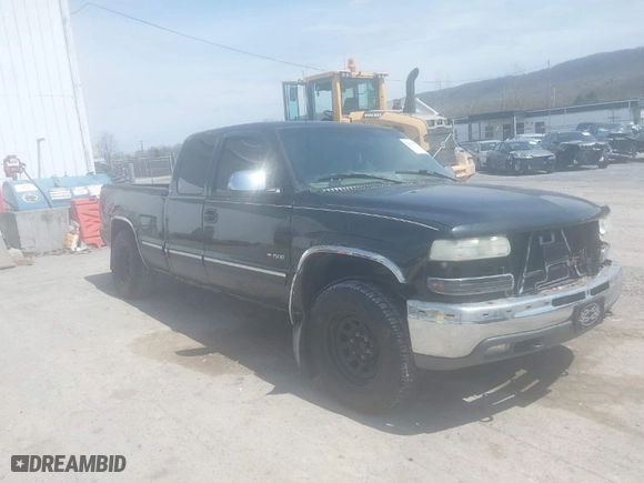 2002 Chevrolet Silverado 1500 LT with VIN 2GCEK19T721199574, listed as a IAAI auction lot 42074373 with 319,080 mi miles. Bid and sale history available at carsss.com. Image 1.