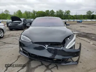 2018 Tesla Model S 75D with VIN 5YJSA1E22JF234262, listed as a Copart auction lot 57954755 with 62,375 mi miles and Salvage title. Bid and sale history available at DreamBid. Image 5.