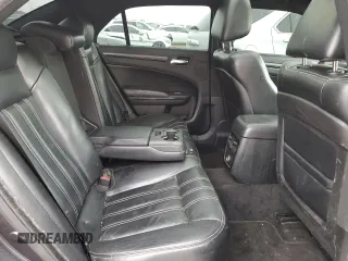 2014 Chrysler 300 S z VIN 2C3CCAGG3EH238946, wystawiony jako Copart lot #58564395 z przebiegiem 214 122 mil mil oraz Czysty tytuł • Clean title. Historia ofert i sprzedaży dostępna na DreamBid. Obrazek 10.