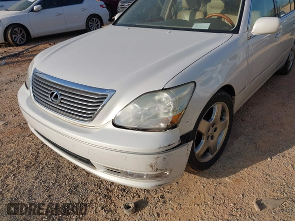 2005 Lexus LS 430 with VIN JTHBN36FX55011393, listed as a IAAI auction lot 41883790 with 186,981 mi miles. Bid and sale history available at carsss.com. Image 6.
