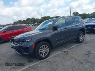 2024 Jeep Grand Cherokee Altitude z VIN 1C4RJHAG7RC703637, wystawiony jako IAAI lot #42046042 z przebiegiem 11 280 mil mil oraz . Historia ofert i sprzedaży dostępna na DreamBid. Obrazek 17.