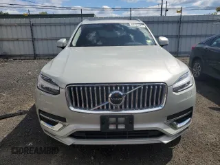 2021 Volvo XC90 Inscription with VIN YV4A22PL1M1741412, listed as a Copart auction lot 68426924 with 38,189 mi miles and Salvage Title. Bid and sale history available at DreamBid. Image 5.