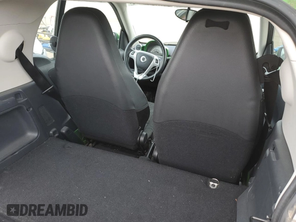 2014 Smart fortwo Passion with VIN WMEEJ9AA2EK763908, listed as a Copart auction lot 56653535 with 26,423 mi miles and Clean title. Bid and sale history available at DreamBid. Image 10.