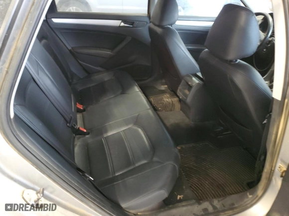 2012 Volkswagen Passat SE with VIN 1VWBH7A37CC075488, listed as a Copart auction lot 85963014 with 142,697 mi miles and Salvage Title. Bid and sale history available at carsss.com. Image 10.