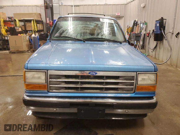 1992 Ford Explorer Eddie Bauer with VIN 1FMDU34X7NUB94682, listed as a Copart auction lot 44726775 with 46,626 mi miles and Clean title. Bid and sale history available at DreamBid. Image 5.