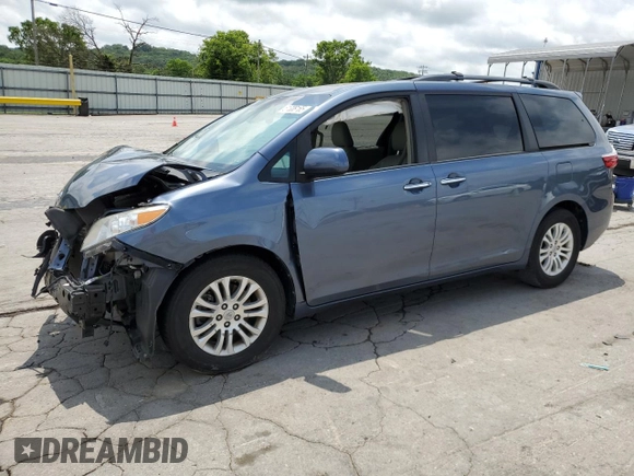2017 Toyota Sienna XLE Auto Access Seat with VIN 5TDYZ3DC3HS868727, listed as a Copart auction lot 61308185 with 87,927 mi miles and Salvage title. Bid and sale history available at DreamBid. Image 1.