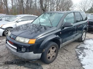 2004 Saturn VUE V6 z VIN 5GZCZ53424S867438, wystawiony jako IAAI lot #41385704 z przebiegiem Nie podano mil oraz . Historia ofert i sprzedaży dostępna na DreamBid. Obrazek 2.