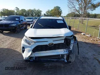 2021 Toyota RAV4 XLE with VIN 2T3W1RFV9MW166971, listed as a IAAI auction lot 40719843 with 43,178 mi miles. Bid and sale history available at carsss.com. Image 6.