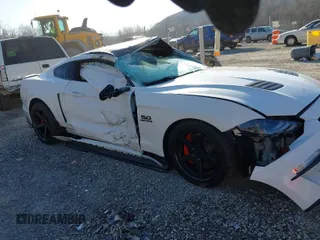 2018 Ford Mustang GT with VIN 1FA6P8CF1J5121926, listed as a IAAI auction lot 41771904 with 32,373 mi miles. Bid and sale history available at carsss.com. Image 1.