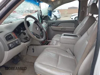 2007 Chevrolet Tahoe LT z VIN 1GNFK13017R359487, wystawiony jako IAAI lot #41744464 z przebiegiem 207 832 mil mil oraz . Historia ofert i sprzedaży dostępna na DreamBid. Obrazek 5.