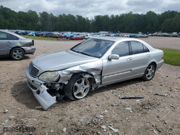 2006 Mercedes-Benz S-Class 3.7L with VIN WDBNF67JX6A483181, listed as a Copart auction lot 72025634 with 186,848 mi miles and Salvage Title. Bid and sale history available at carsss.com. Image 1.