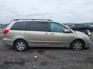 2008 Toyota Sienna XLE with VIN 5TDZK22C78S119628, listed as a IAAI auction lot 41917650 with 196,876 mi miles. Bid and sale history available at carsss.com. Image 13.