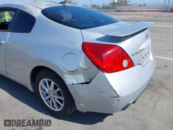 2009 Nissan Altima S z VIN 1N4AL24E59C192627, wystawiony jako IAAI lot #42359727 z przebiegiem 93 316 mil mil oraz . Historia ofert i sprzedaży dostępna na DreamBid. Obrazek 6.