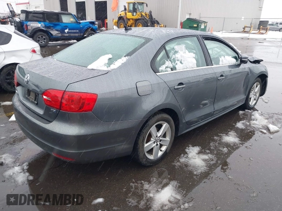 2014 Volkswagen Jetta TDI w/Premium/Nav с VIN 3VWLL7AJ4EM332920, выставлен на аукционе IAAI как лот 41630948 с пробегом 148 754 миль миль и . История ставок и продаж доступна на DreamBid. Изображение 4.